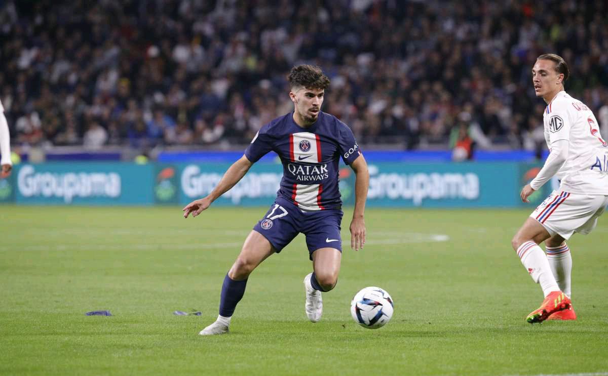 仅停留在冠 仅停留在冠